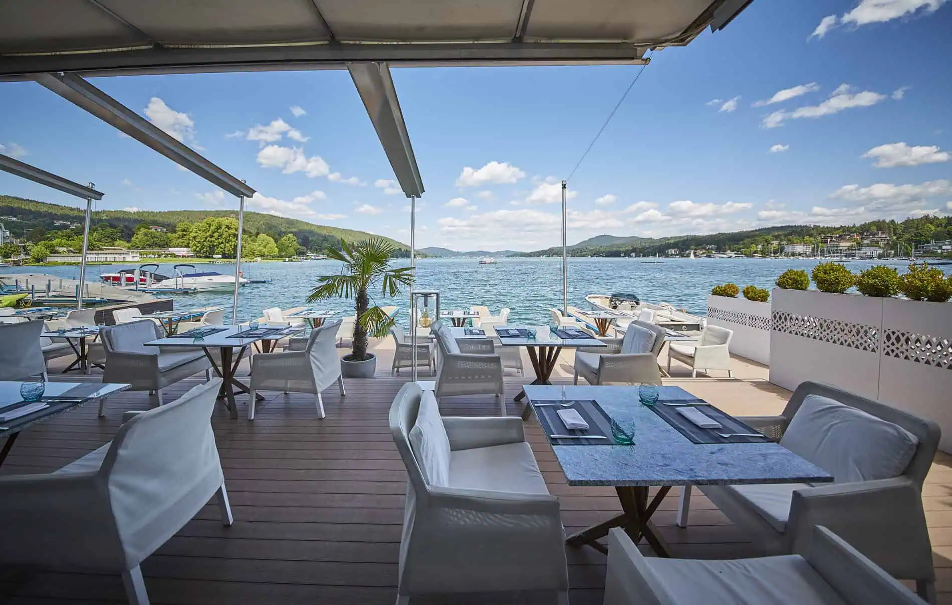 Badesteg im Strandbad am Wörthersee in Velden